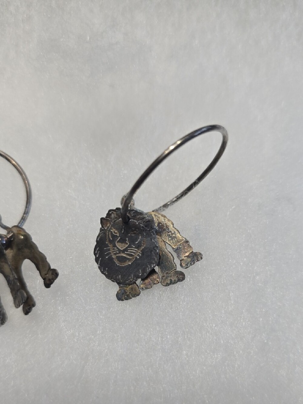 Vintage Sterling Silver Lion Pet Charm Earrings. - Picture 2 of 2